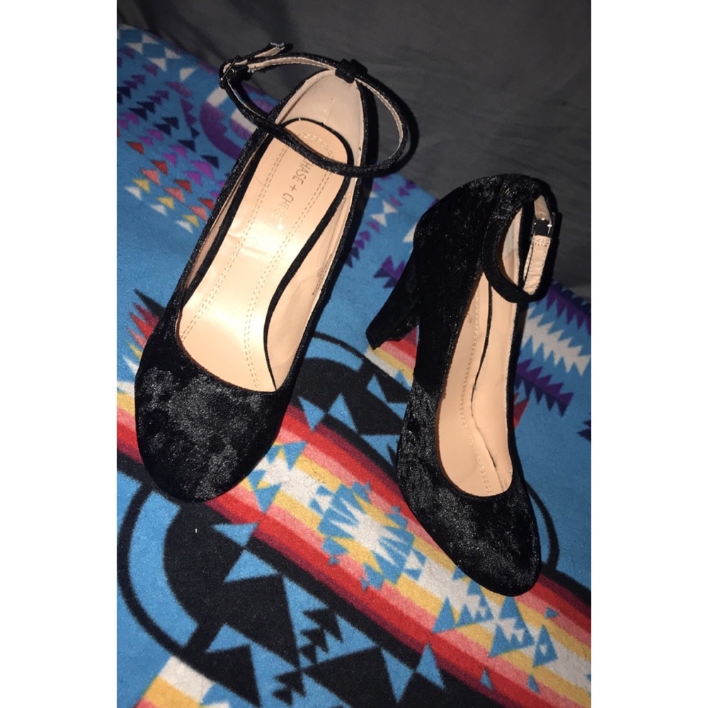 Chase + Chloe velvet black heels, New without tags